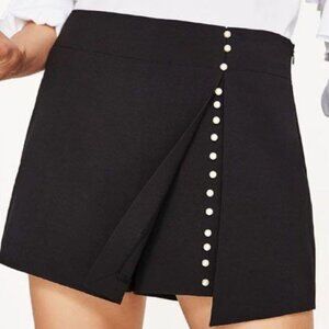 ZARA Ladies Black Shorts Skort Size M Side Zipper Pearl Button Decor